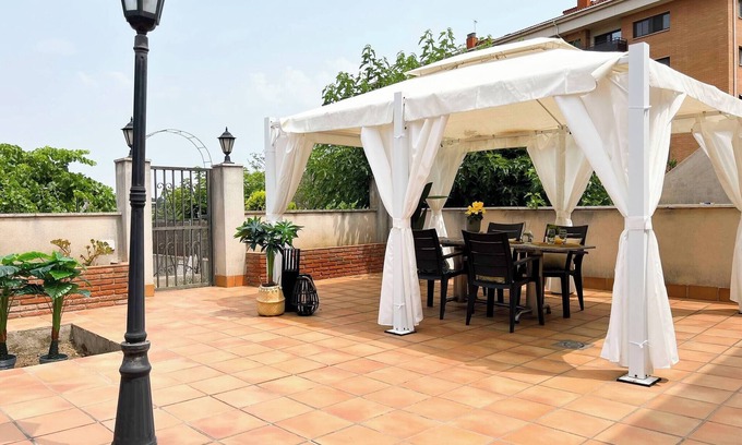 Marianao House | Casa cerca BCN, ideal empresas, 15min FiraBCN, A/C