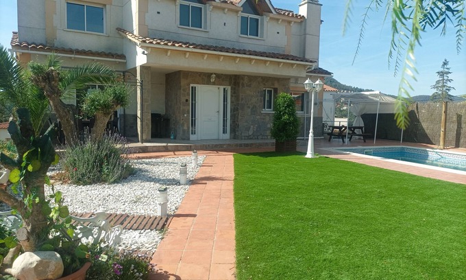 La Palma de Cervello House | Casa Chalet Villa a Solo 30 Minutos Playa y Barcelona