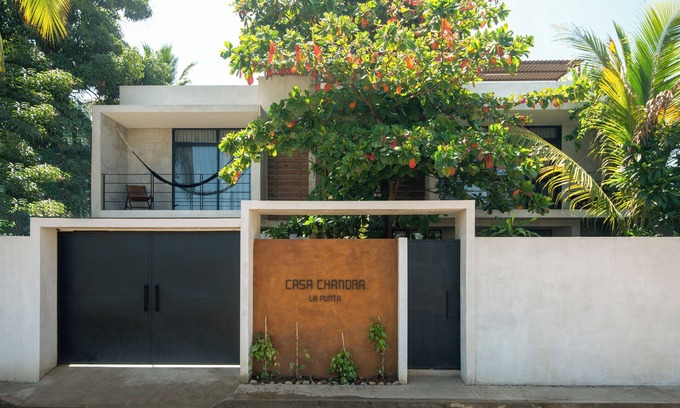 Brisas de Zicatela House | CASA CHANDRA - 3 rooms/AC/Fast Wifi in La Punta