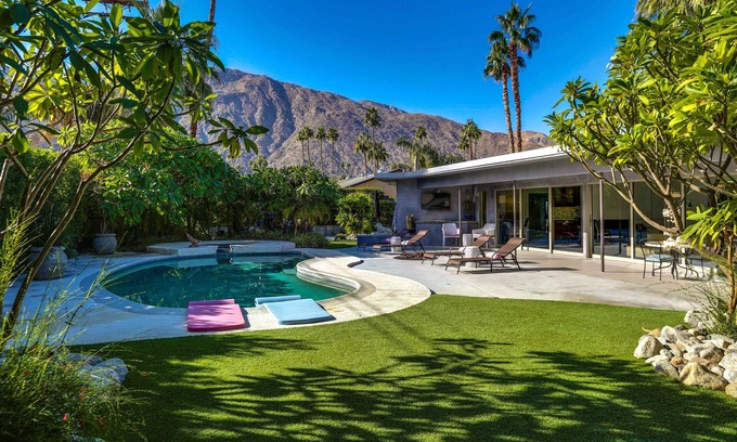 Tahquitz River Estates House | Casa Chill! Private Villa! Pool! Spa! 3 Fireplaces! Mt Views! Walk to Downtwn PS