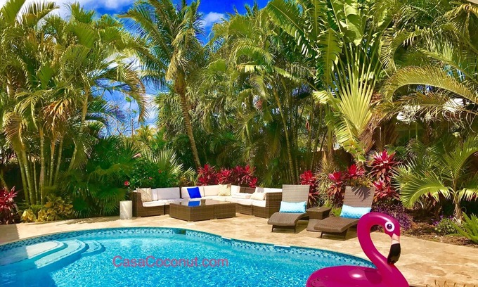 East Fort Lauderdale House | CASA COCONUT! Walk to the BEACH & Lauderdale-By-The-Sea! Resort Style Home!