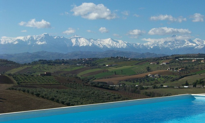 Cologna Spiaggia House | Casa Cologna, very large holiday home for large groups