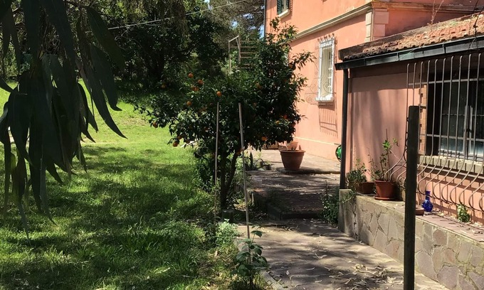 Livorno Bed & Breakfast | Casa Colonica Immersa nel Verde Delle Colline Livornesi, a 10 min dal Mare