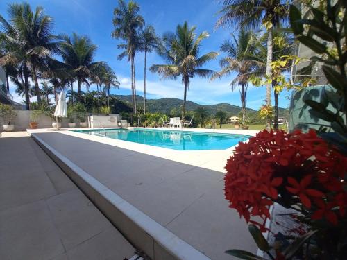 Tabatinga House | Casa com Amplo Jardim