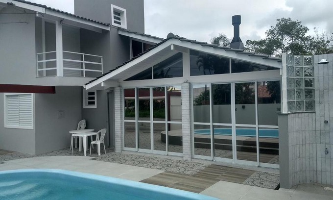 Daniela House | Casa com piscina