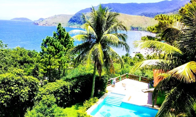 Praia de Barequecaba House | Casa com Piscina, Jardim e Vista Incrível p/o mar