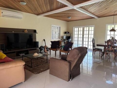 Inoa House | Casa com piscina e churrasqueira para familia