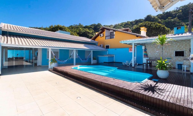 Morrinhos House | CASA COM PISCINA EM MORRINHOS- Rua Hortência