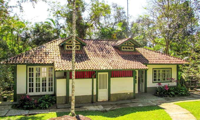 Felix House | Casa com saída privativa para a Praia do Félix/SP