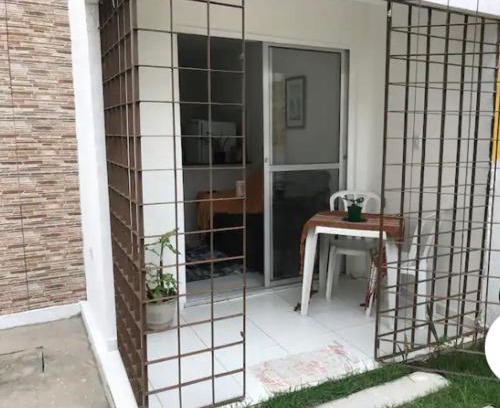 Candeias House | CASA COMPACTA NO PRIVÊ COQUEIRAL COM GARAGEM