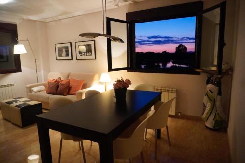 Valverde de la Virgen Apartment | Casa con vistas al lago golf leon
