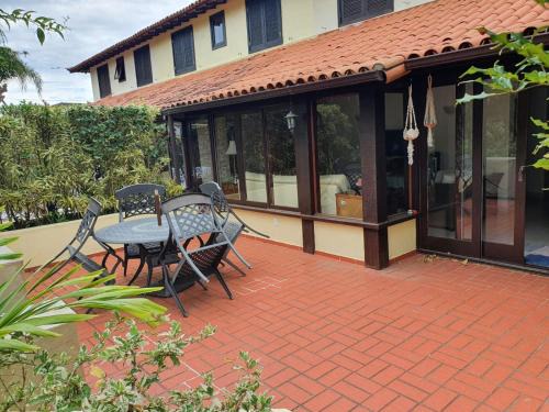 Porto Belo House | Casa Condomínio com 04 quartos, 200 metros da Praia de Manguinhos