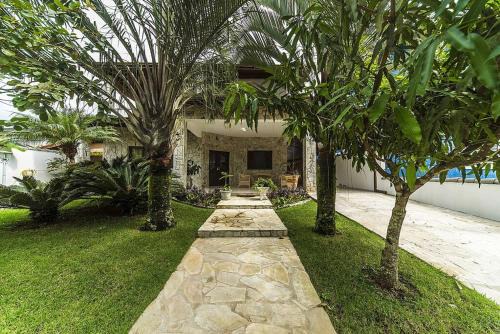 Horto House | Casa confortável e ampla com piscina e bilhar!