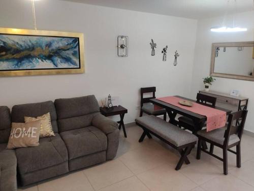 Leon House | Casa confort nueva Cerca de outlets y Hospital Regional