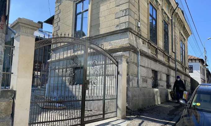 Campulung House | Casa Continentelor