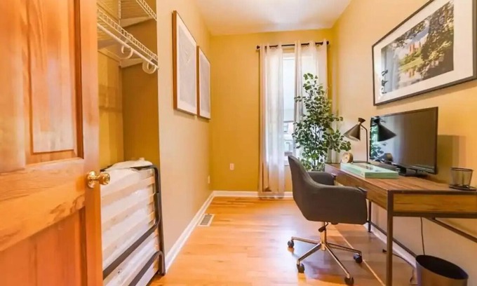 Albany Apartment | Casa Coquette+King Bed w/En Suite+Center Sq 2 min