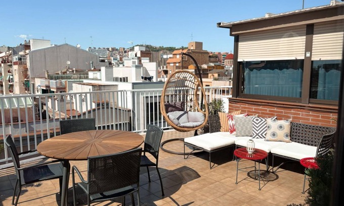 el Camp d'en Grassot i Gracia Nova House | Casa Cosi - Industria