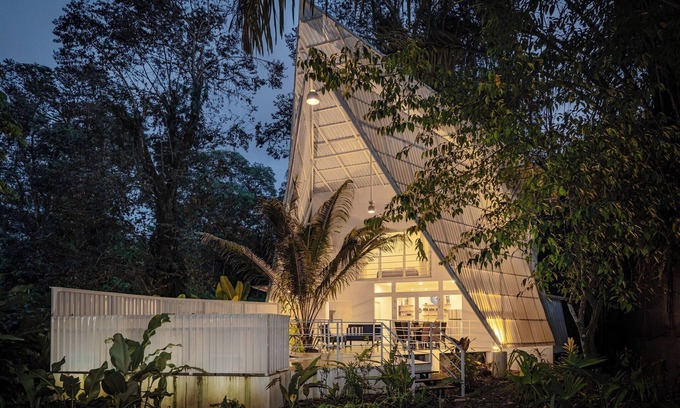Puerto Viejo de Talamanca House | Casa Velero - Luxurious Tropical Escape in amazing Puerto Viejo with WiFi, AC