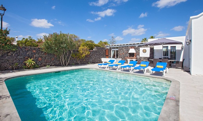 Los Mojones Villa | Casa Cristal 4 bedrooms 3 bathroom, Free A/C, Private Heated Pool, Pool Table