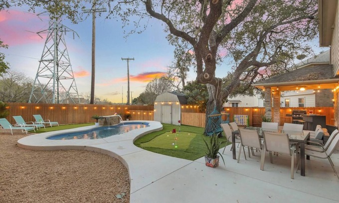 West San Antonio House | Casa Cultura San Antonio Vacation Rental near Sea World~Heated Pool~Lackland