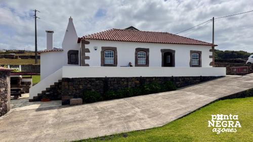 Biscoitos House | Casa da Hortênsia Roxa by Ponta Negra Azores