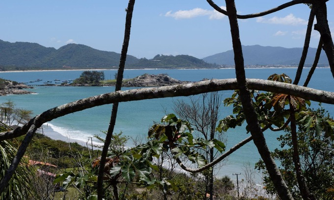 Pantano do Sul House | Casa da Marilia on Matadeiro beach, woods overlooking the sea and peace