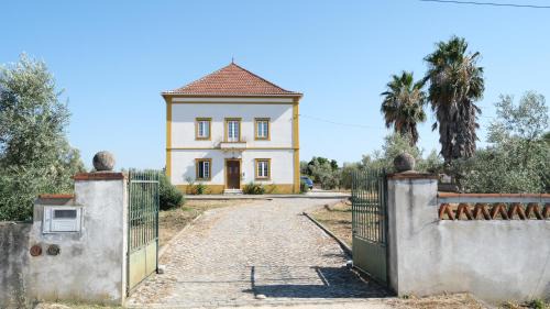 Alferrarede House | Casa da Papoila