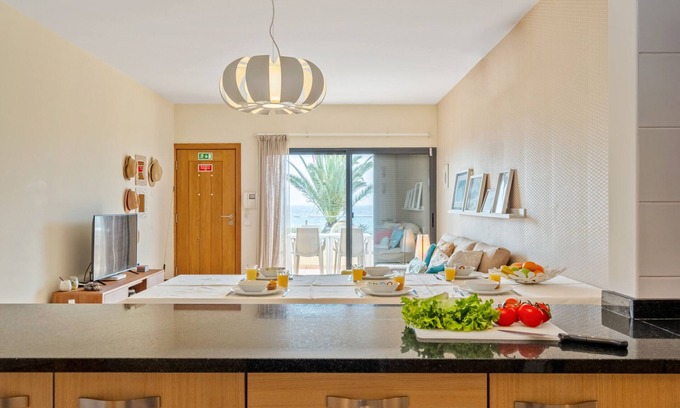 Pedras Pretas Villa | Casa da Pedras Pretas - By Wehost