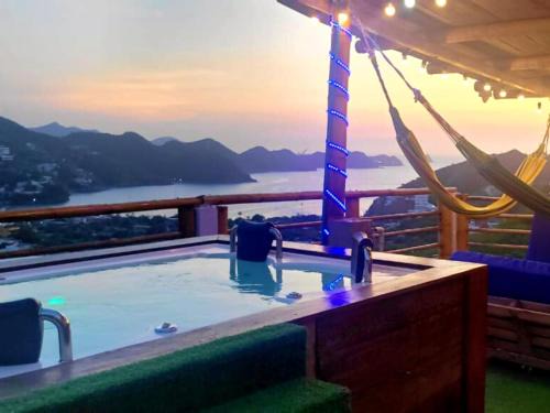 Taganga House | Casa Danisa Taganga con vista al mar, piscina, jacuzzi