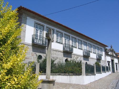 Travassos House | Casa De Alfena