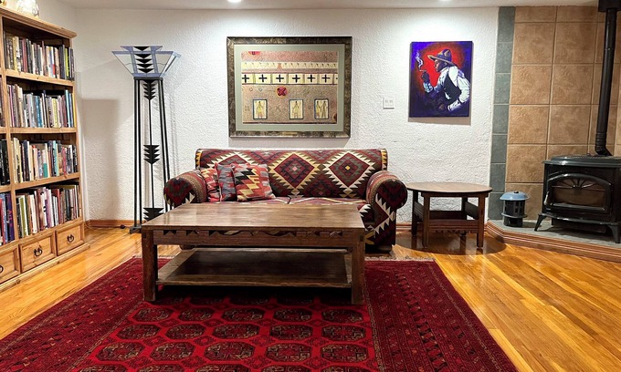 Mesilla Park House | Casa de Arte; Art, Comfort, Private Location, Home Office