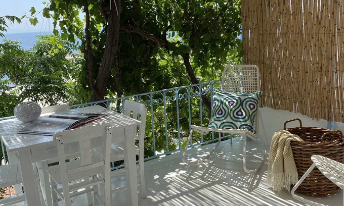 Babakale House | Casa de Bagale Village House