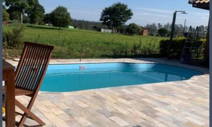 Aguas de Santa Barbara Cottage | Casa de Campo em Condomínio -16 Pessoas com Piscina