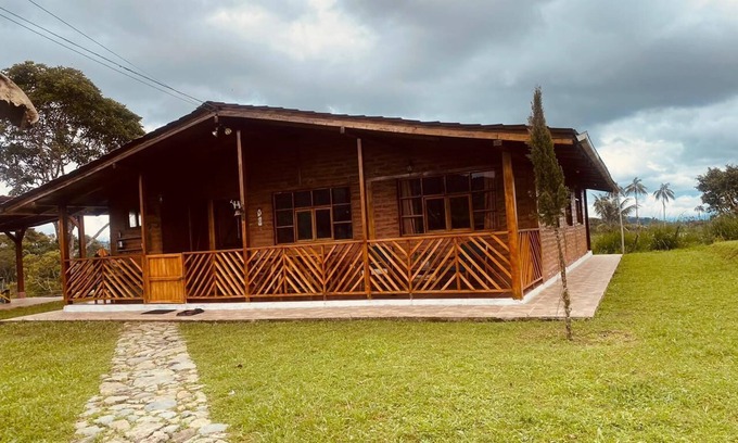 Pacto Cottage | Casa de Campo CAMVUL lodging; connect with Choco Andean Nature