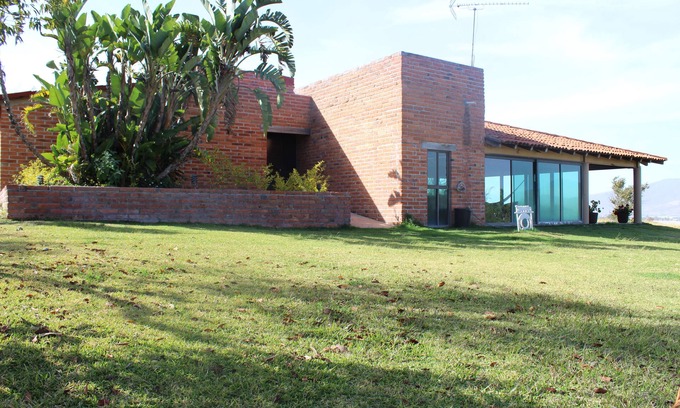 Tlajomulco de Zuniga House | Casa de campo con vista a la ciudad