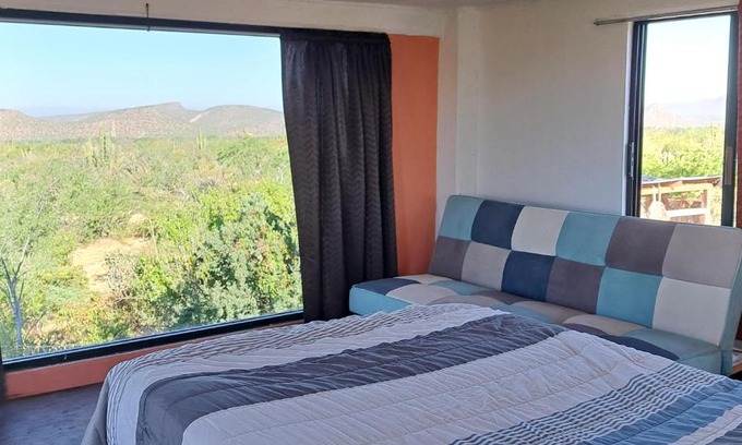 La Paz House | Casa de campo con vista a la Paz, rodeada de naturaleza