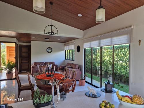 Santiago House | Casa de campo Pura Vida
