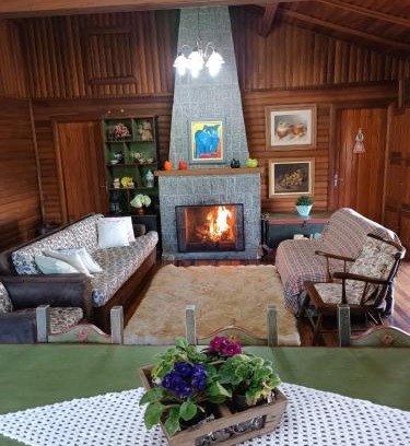 Campos do Jordao House | Casa de Campos do Jordao no alto da Vila Inglesa com vista maravilhosa