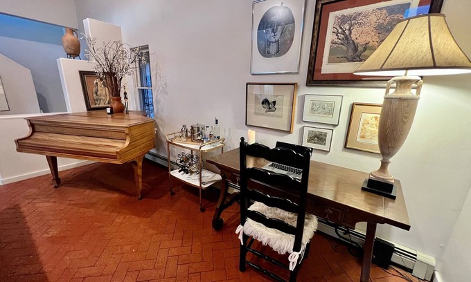 Southside House | Casa de Carol - Charming 3-bedroom light-filled townhome in SE Santa Fe w/WiFi