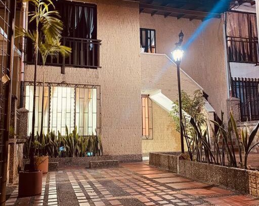 Robledo House | Casa de Descanso en Medellín