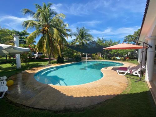 El Hawaii House | Casa de Descanso en Monterrico