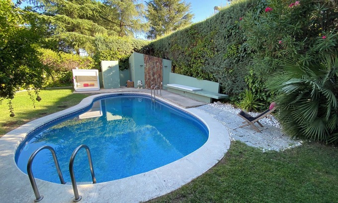 Las Rozas de Madrid House | Casa de Diseño con Piscina Privada y Jardín