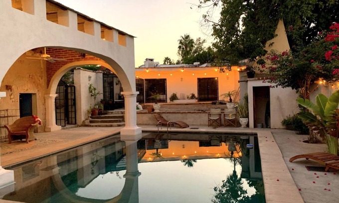 Loma de Guadalupe House | Casa de Flaco- Beautiful indoor outdoor living experience in the heart of Alamos
