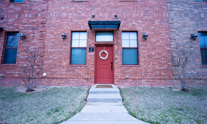 Norman House | Casa de Flo - 3 BD/3 Bath SPACIOUS CONDO