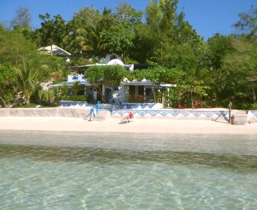 Larena Resort | Casa de la Playa Beach Resort