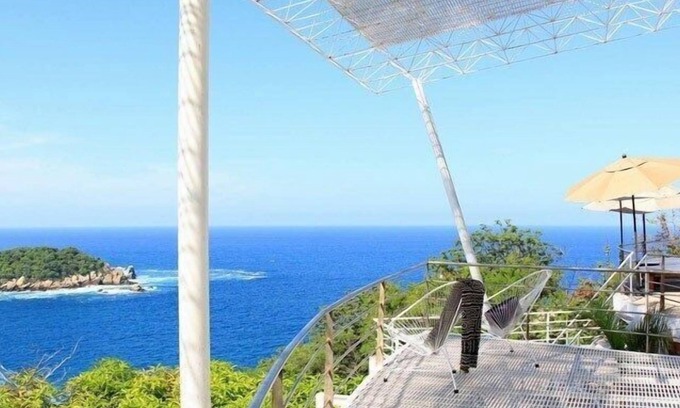 Las Playas Hotel | Casa de la Tierra in Acapulco con A/C