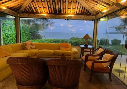 Praia Rasa House | Casa de Luxo a Beira Mar em Búzios, RJ