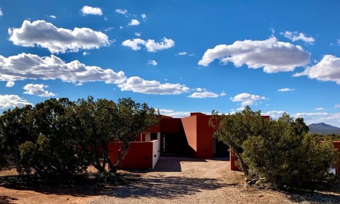 Canoncito House | Casa de Luz- Santa Fe Escape