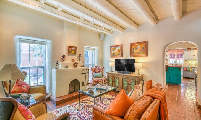 Historic Eastside House | Casa De Muneco