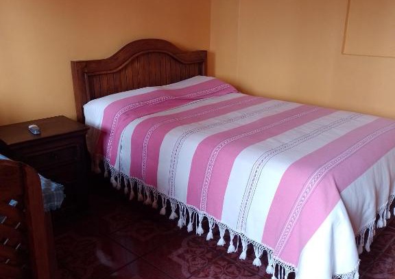 Del Cerrillo House | Casa de Carmelita